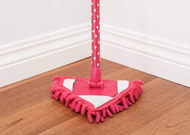 How to clean dirty baseboards like a pro 3