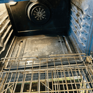 How to cleaner an oven with oven cleaner